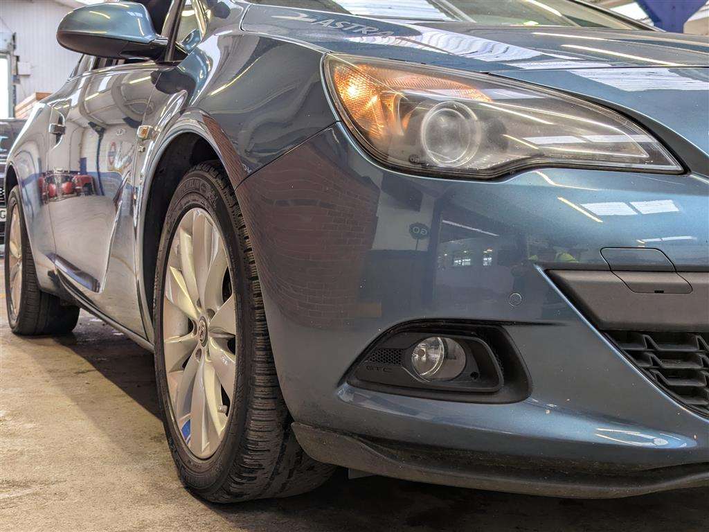 <p>2013 VAUXHALL ASTRA GTC SRI S/S</p>