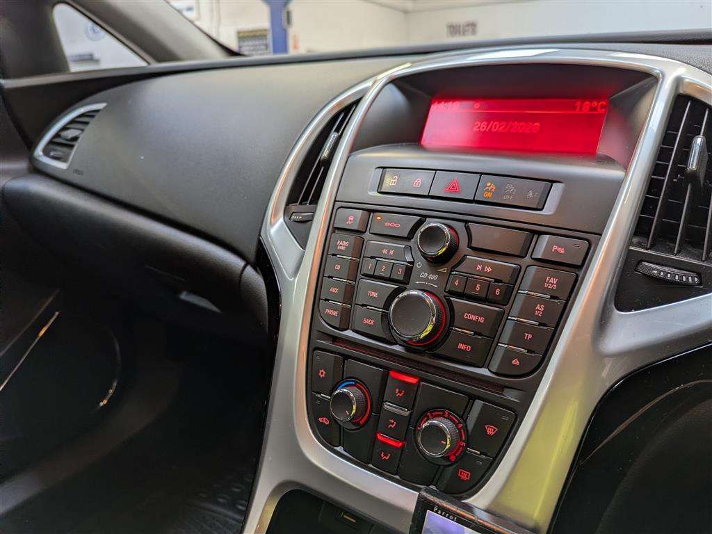 <p>2013 VAUXHALL ASTRA GTC SRI S/S</p>