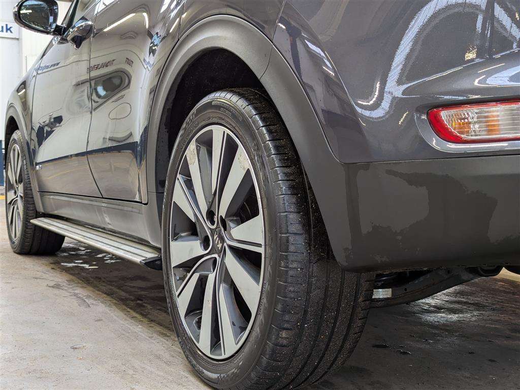 <p>2017 KIA SPORTAGE KX-4 CRDI</p>
