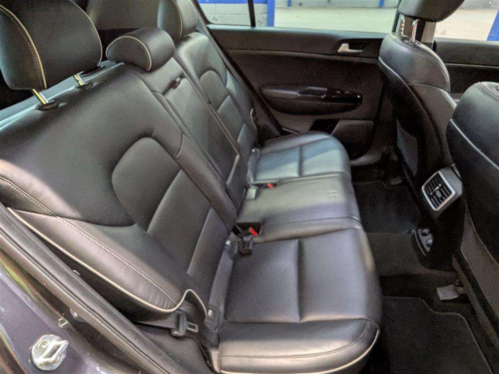 <p>2017 KIA SPORTAGE KX-4 CRDI</p>