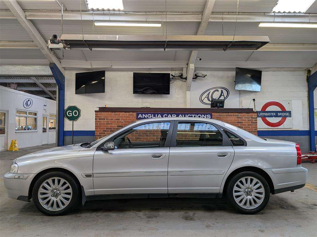 <p>2005 VOLVO S80 2.4</p>