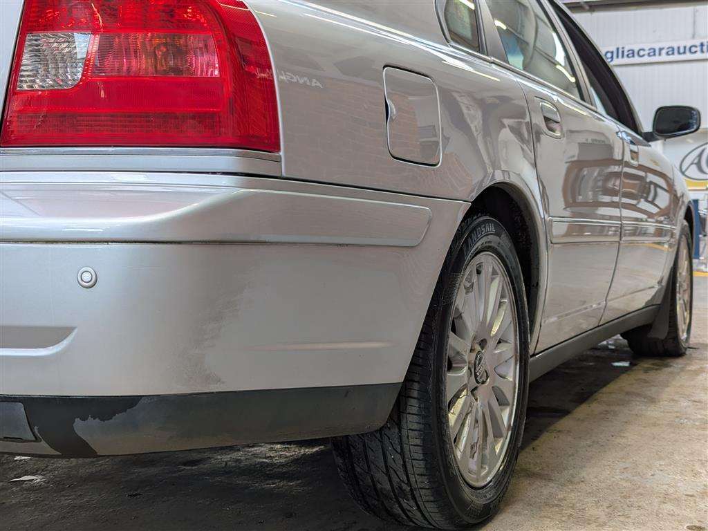<p>2005 VOLVO S80 2.4</p>