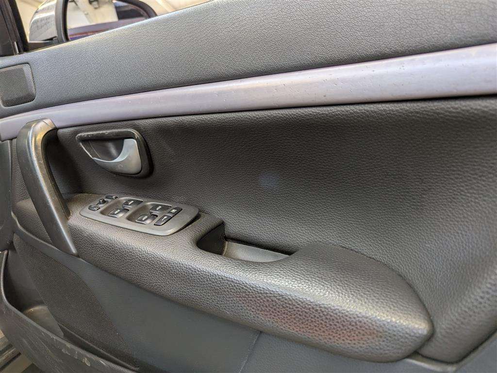 <p>2005 VOLVO S80 2.4</p>