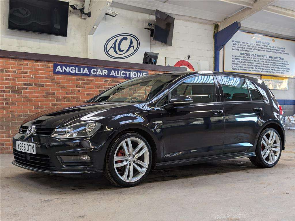 <p>2015 VOLKSWAGEN GOLF R-LINE TSI ACT BMT</p>