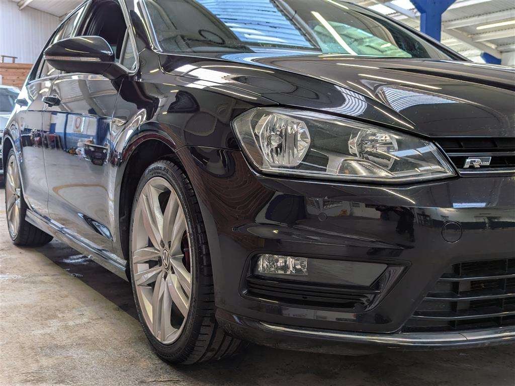 <p>2015 VOLKSWAGEN GOLF R-LINE TSI ACT BMT</p>