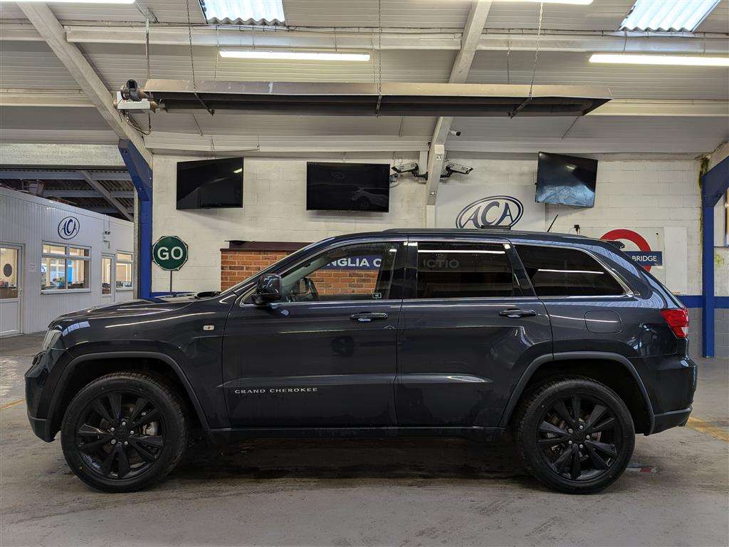 <p>2013 JEEP GRAND CHEROKEE S-LTD CRD</p>