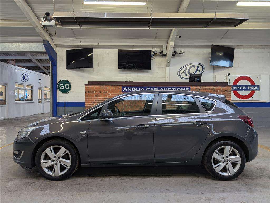 <p>2012 VAUXHALL ASTRA SRI CDTI S/S</p>