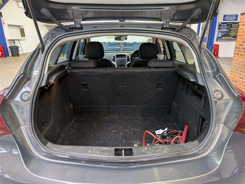 <p>2012 VAUXHALL ASTRA SRI CDTI S/S</p>