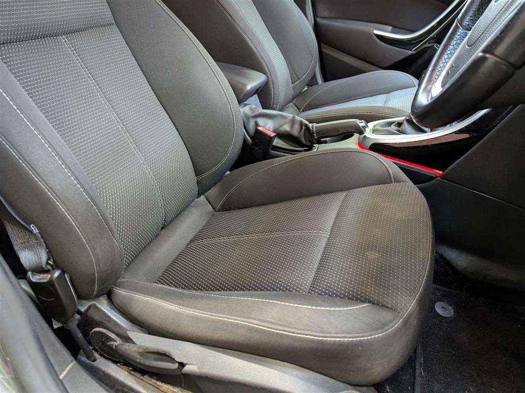 <p>2012 VAUXHALL ASTRA SRI CDTI S/S</p>