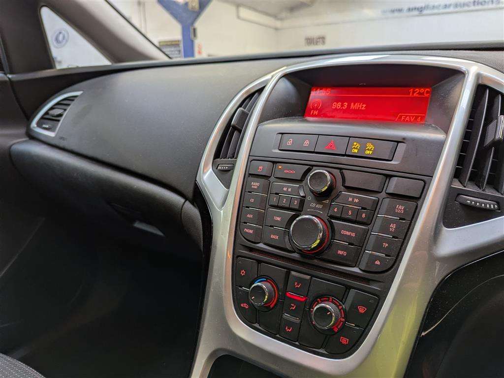 <p>2012 VAUXHALL ASTRA SRI CDTI S/S</p>