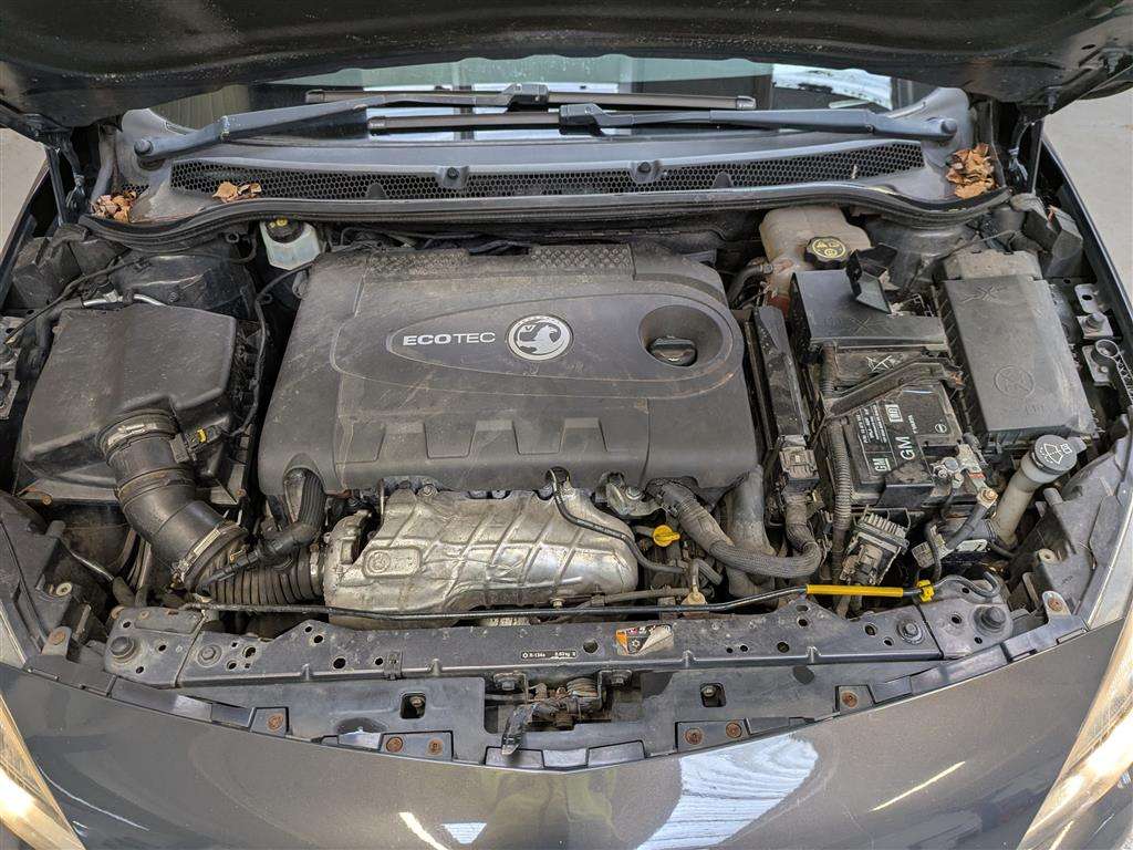 <p>2012 VAUXHALL ASTRA SRI CDTI S/S</p>