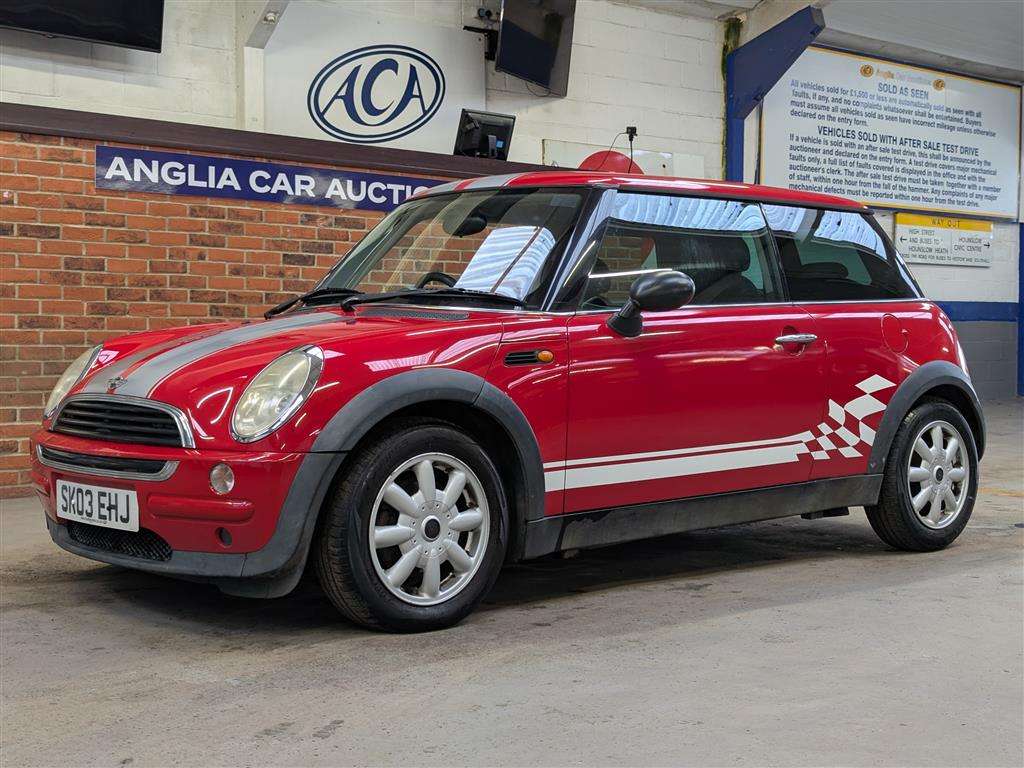 <p>2003 MINI MINI ONE</p>