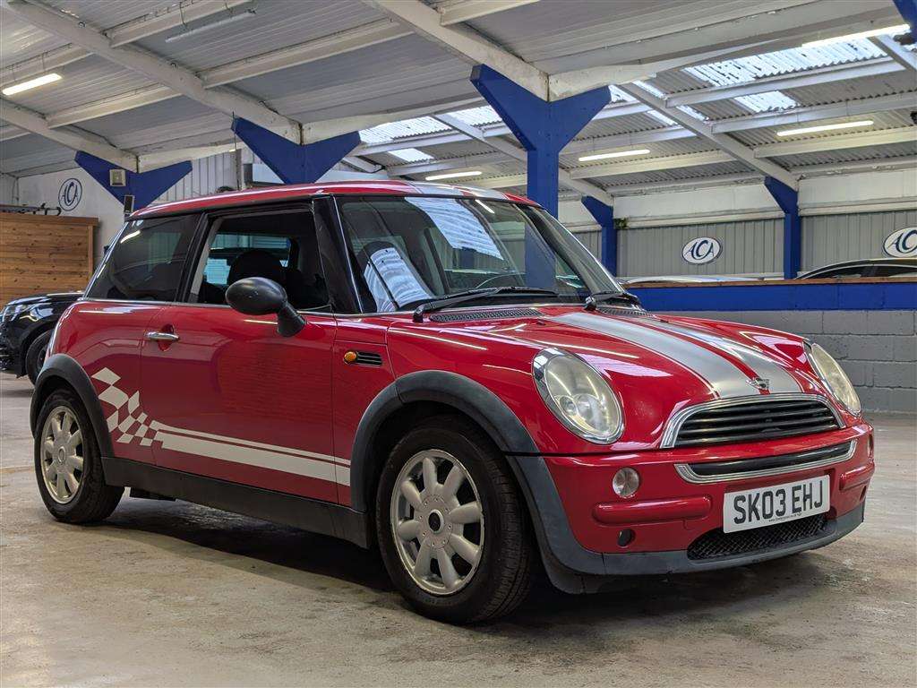 <p>2003 MINI MINI ONE</p>