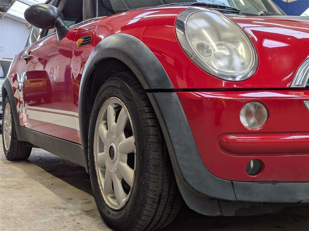 <p>2003 MINI MINI ONE</p>