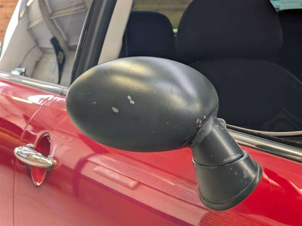 <p>2003 MINI MINI ONE</p>