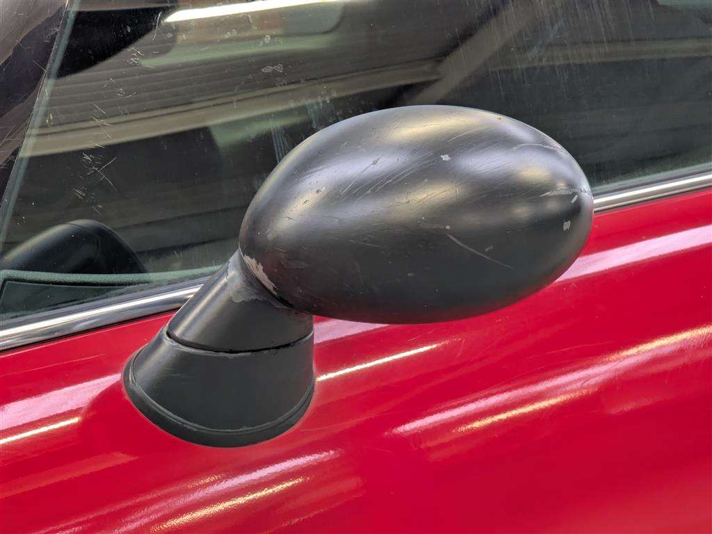 <p>2003 MINI MINI ONE</p>