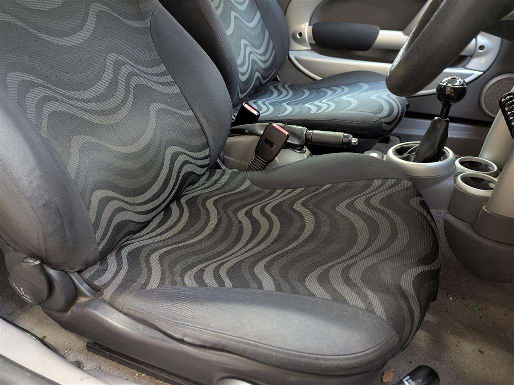 <p>2003 MINI MINI ONE</p>