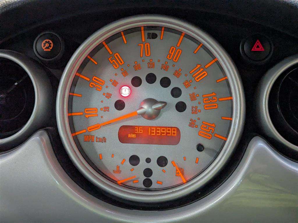 <p>2003 MINI MINI ONE</p>