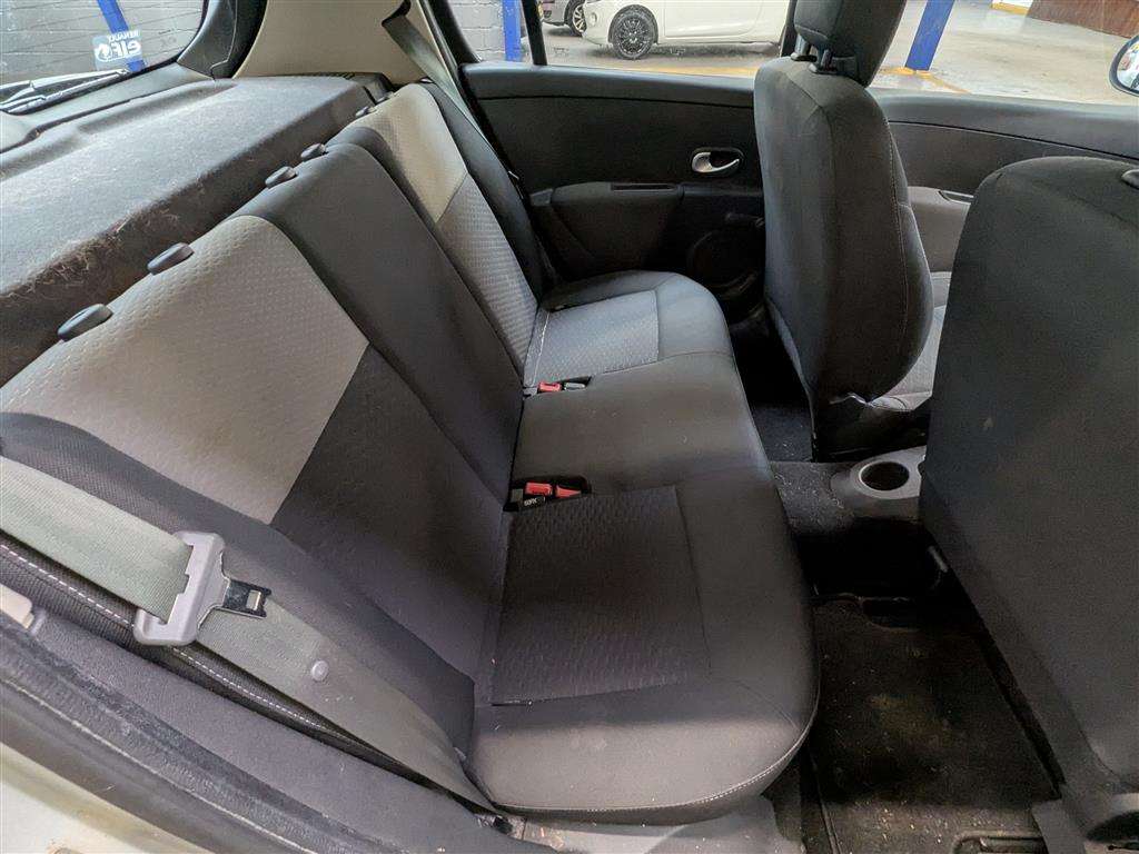 <p>2010 RENAULT CLIO I-MUSIC 16V</p>