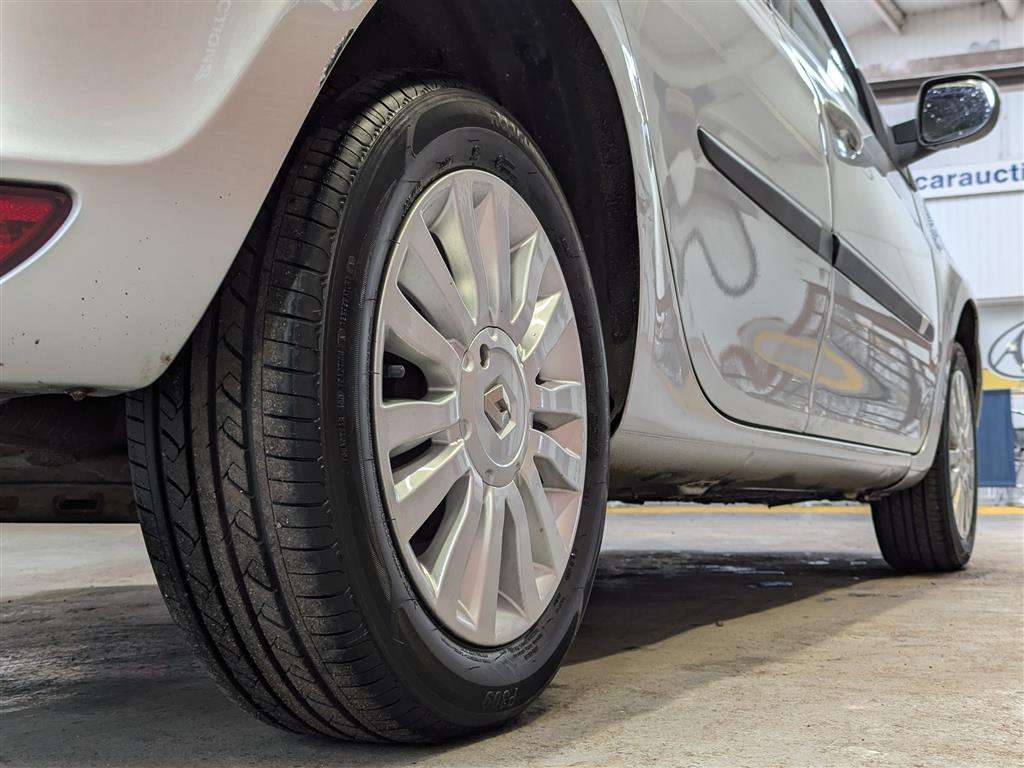 <p>2010 RENAULT CLIO I-MUSIC 16V</p>