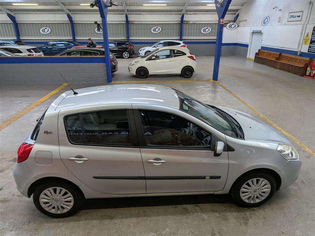 <p>2010 RENAULT CLIO I-MUSIC 16V</p>