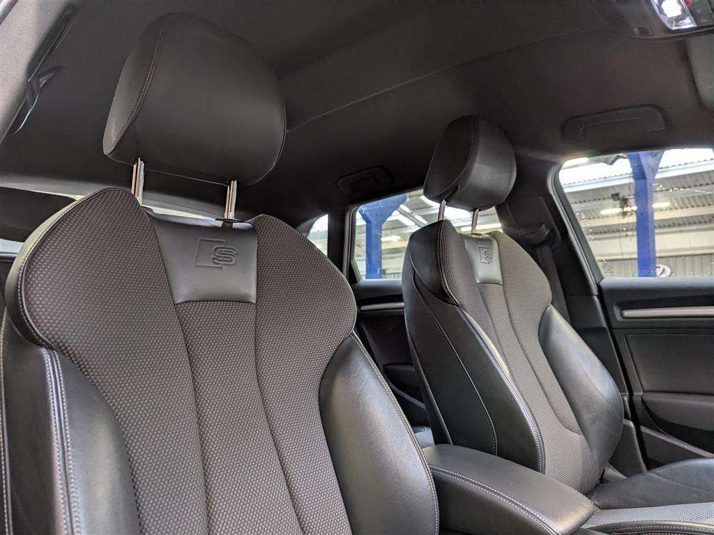 <p>2019 AUDI A3 S LINE 35 TFSI</p>