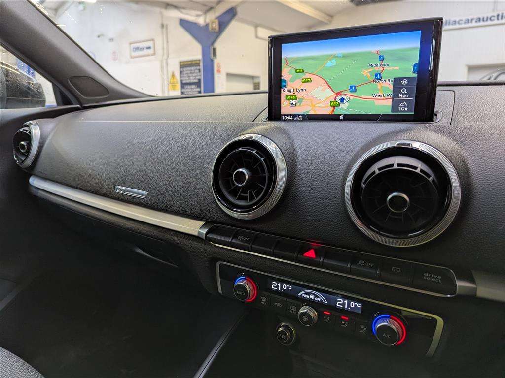 <p>2019 AUDI A3 S LINE 35 TFSI</p>