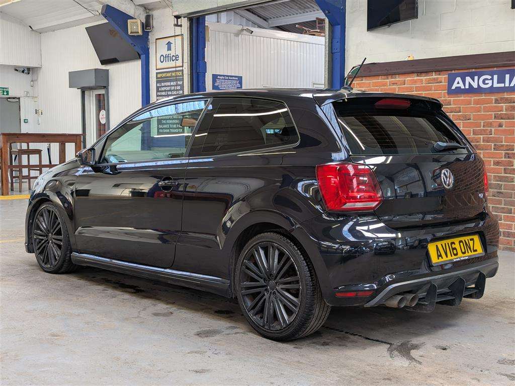 <p>2016 VOLKSWAGEN POLO BLUEGT</p>