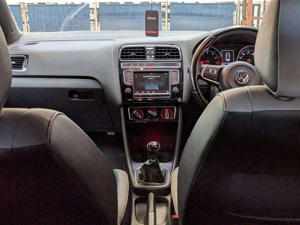 <p>2016 VOLKSWAGEN POLO BLUEGT</p>