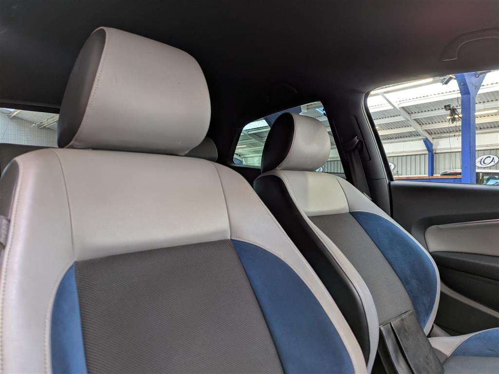 <p>2016 VOLKSWAGEN POLO BLUEGT</p>