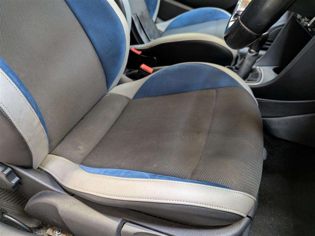 <p>2016 VOLKSWAGEN POLO BLUEGT</p>