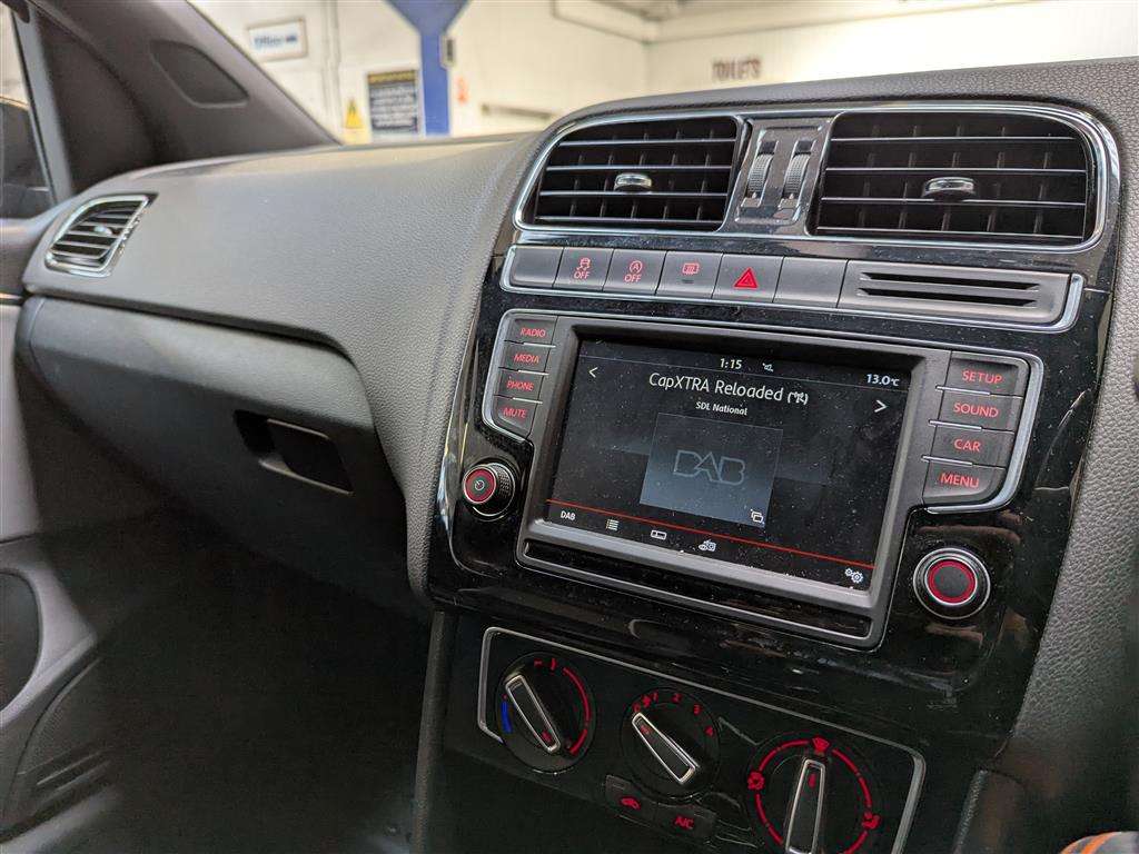 <p>2016 VOLKSWAGEN POLO BLUEGT</p>