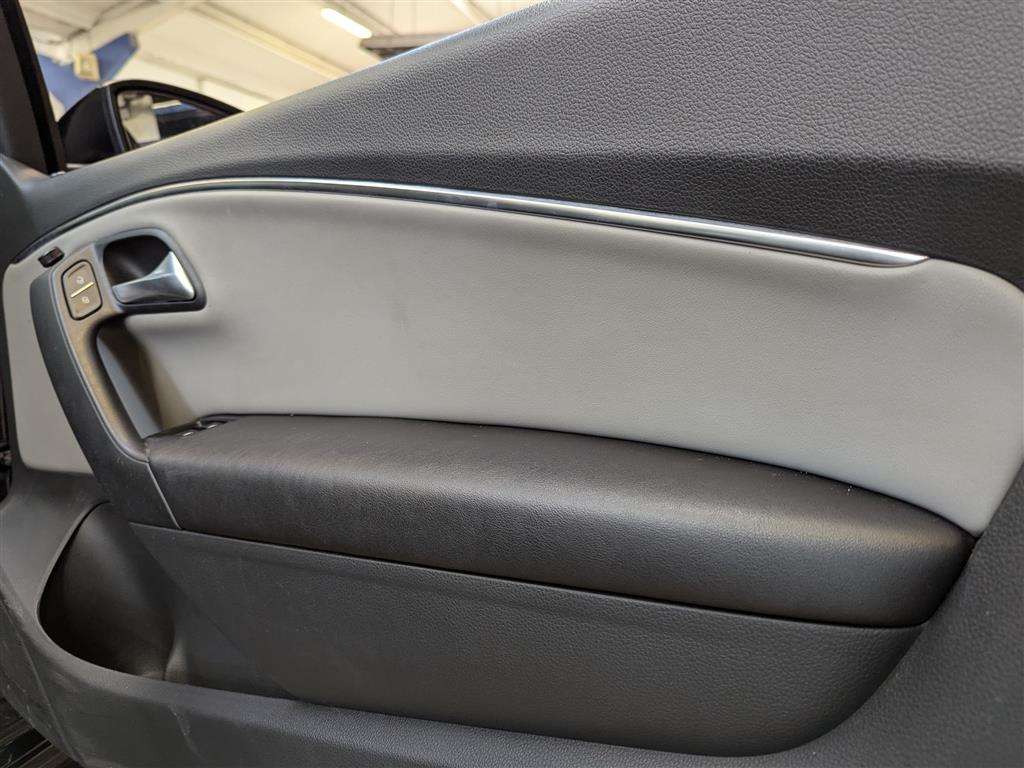 <p>2016 VOLKSWAGEN POLO BLUEGT</p>