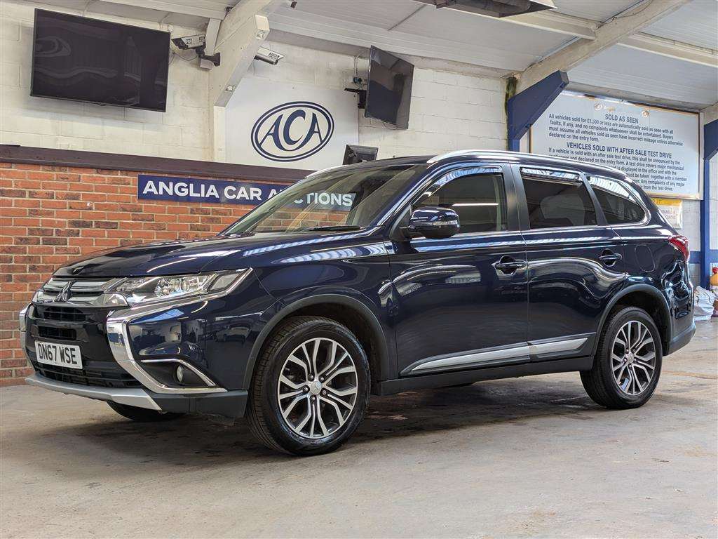 <p>2017 MITSUBISHI OUTLANDER DI-D 3</p>