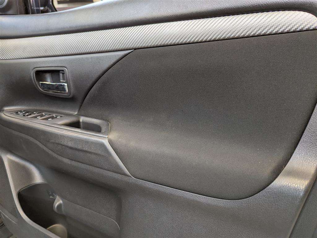 <p>2017 MITSUBISHI OUTLANDER DI-D 3</p>