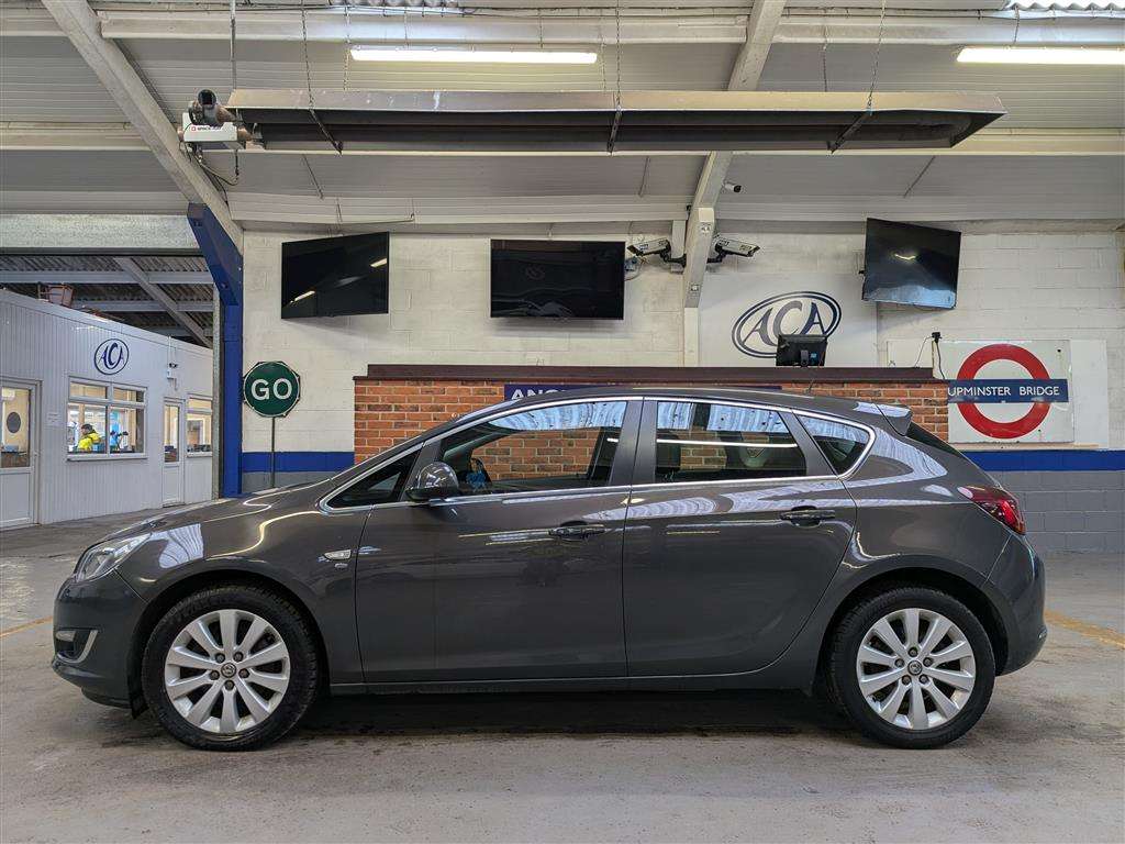 <p>2014 VAUXHALL ASTRA ELITE CDTI S/S</p>