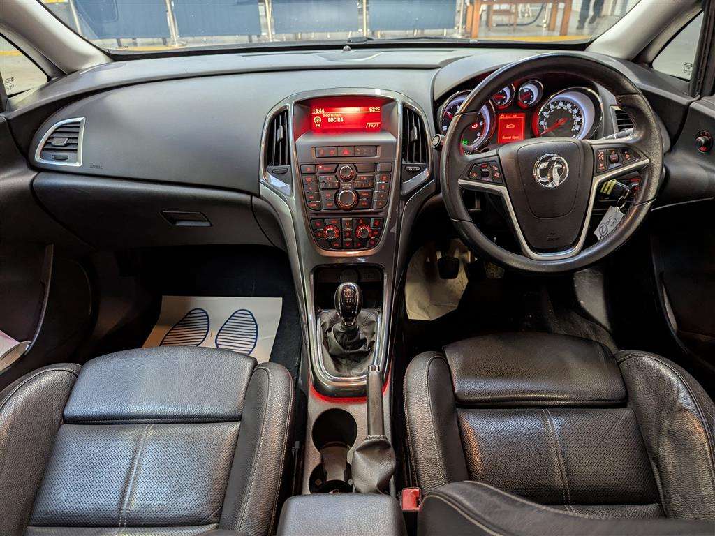 <p>2014 VAUXHALL ASTRA ELITE CDTI S/S</p>