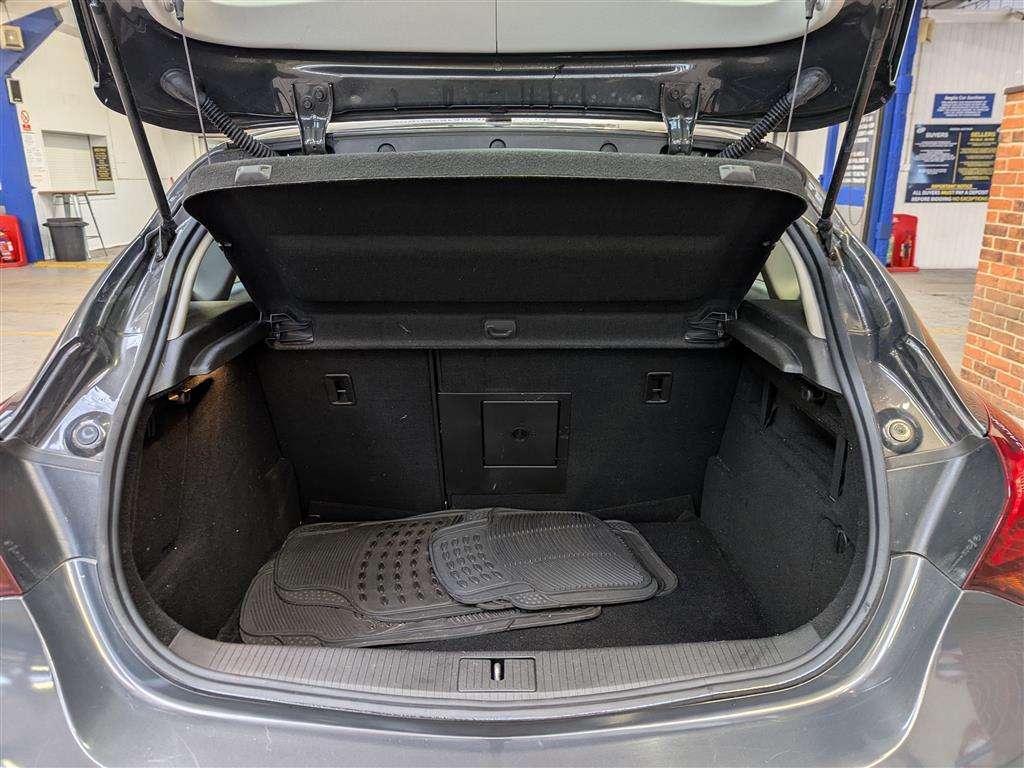 <p>2014 VAUXHALL ASTRA ELITE CDTI S/S</p>