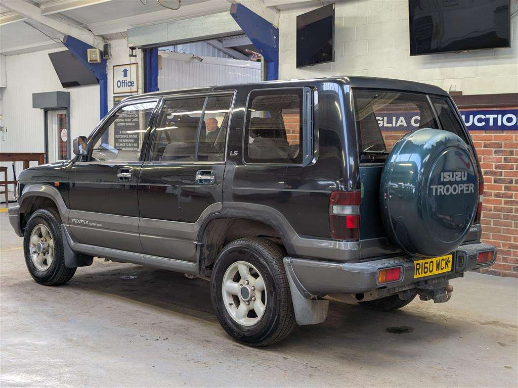 <p>1998 ISUZU TROOPER CITATION LWB</p>