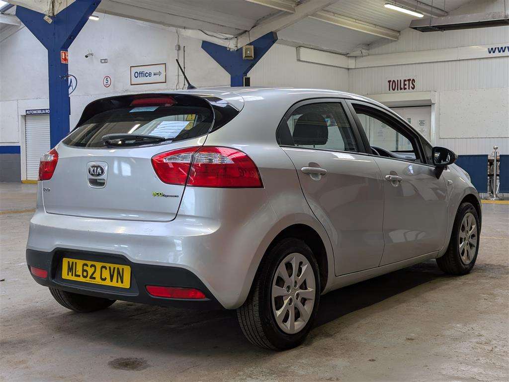 <p>2012 KIA RIO 1 ECODYNAMICS CRDI</p>