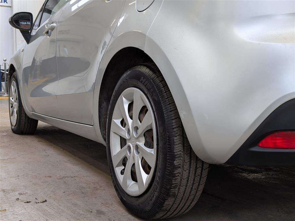 <p>2012 KIA RIO 1 ECODYNAMICS CRDI</p>