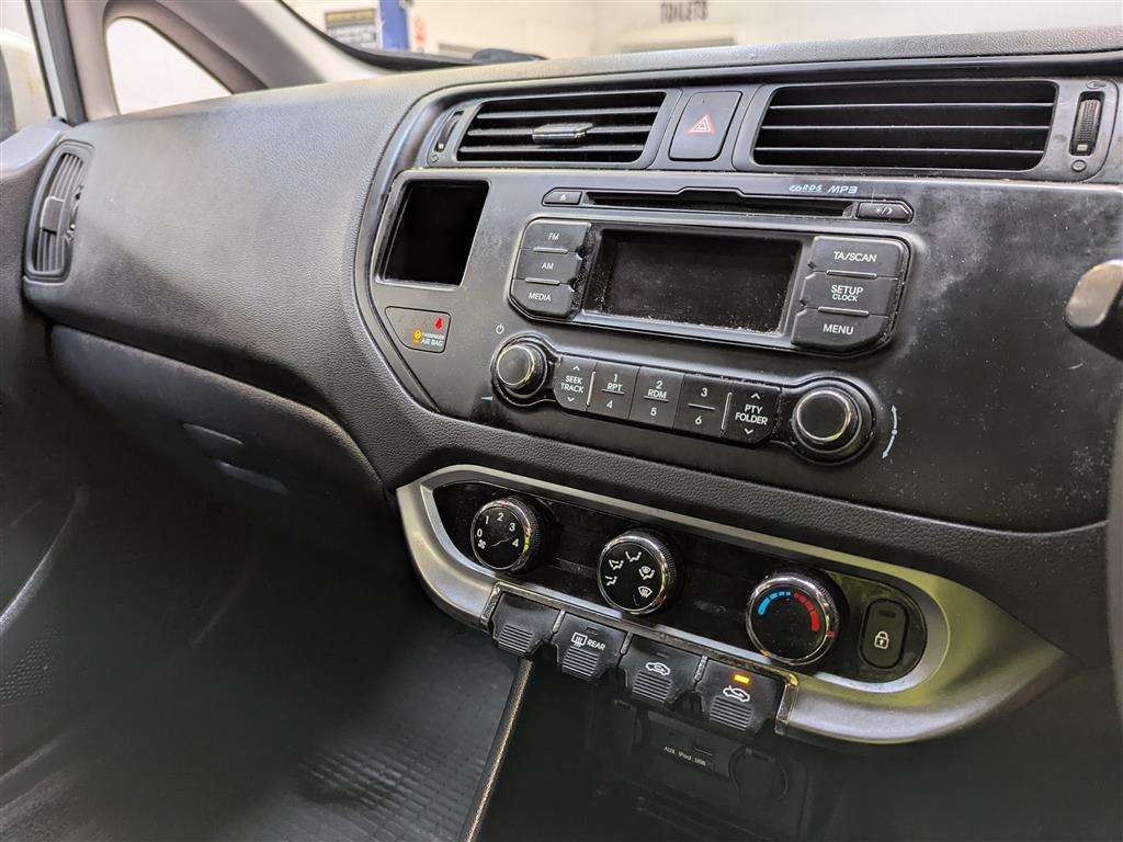 <p>2012 KIA RIO 1 ECODYNAMICS CRDI</p>