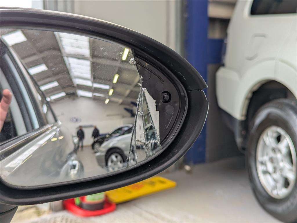 <p>2012 KIA RIO 1 ECODYNAMICS CRDI</p>