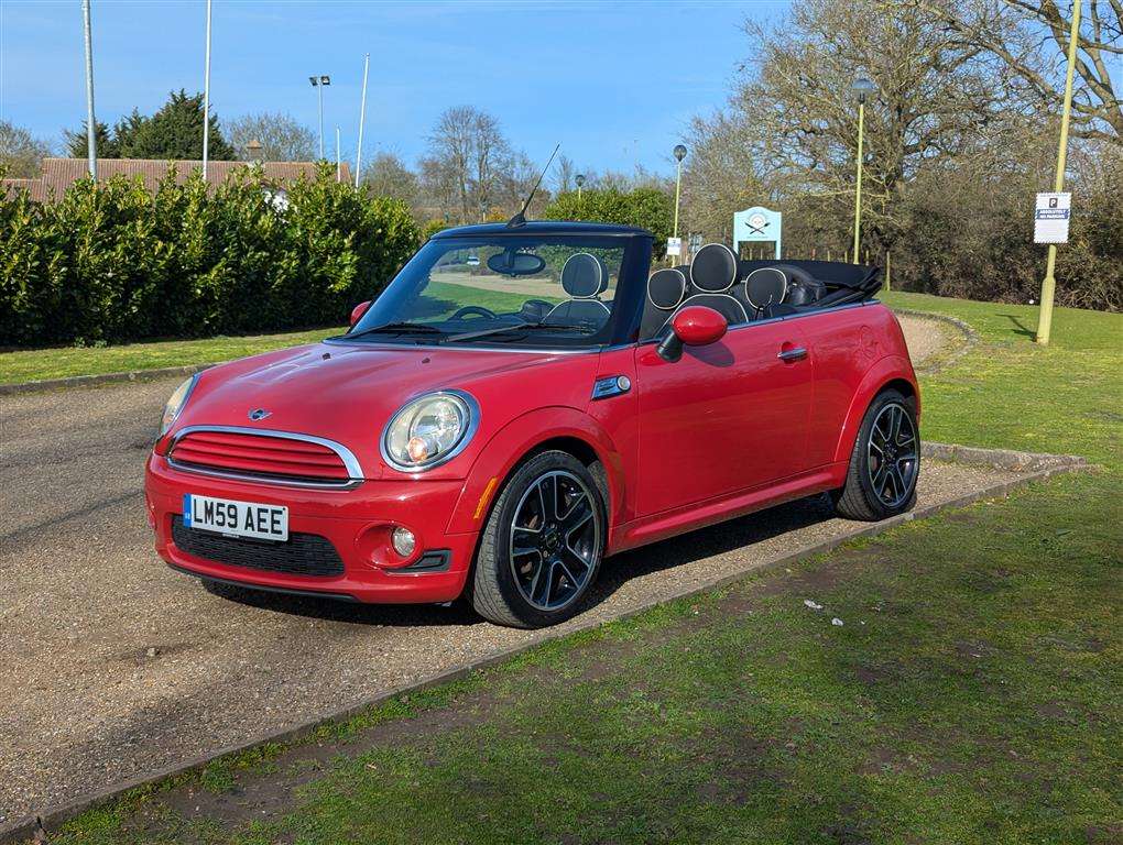 <p>2009 MINI COOPER</p>