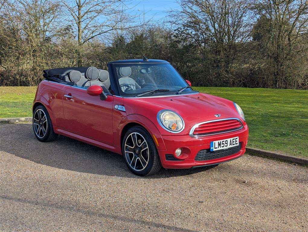 <p>2009 MINI COOPER</p>