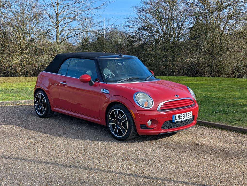 <p>2009 MINI COOPER</p>