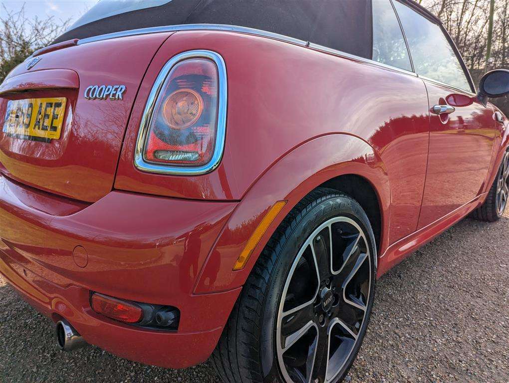 <p>2009 MINI COOPER</p>