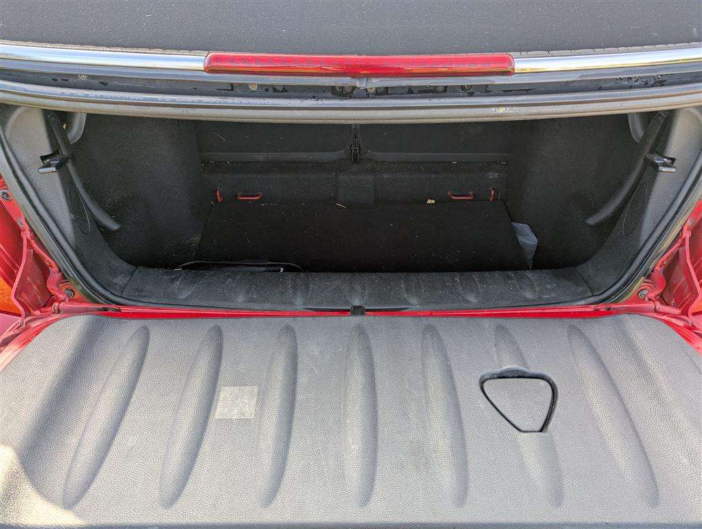 <p>2009 MINI COOPER</p>