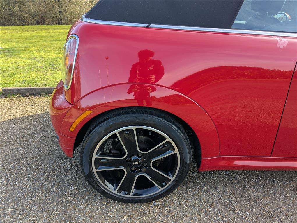 <p>2009 MINI COOPER</p>