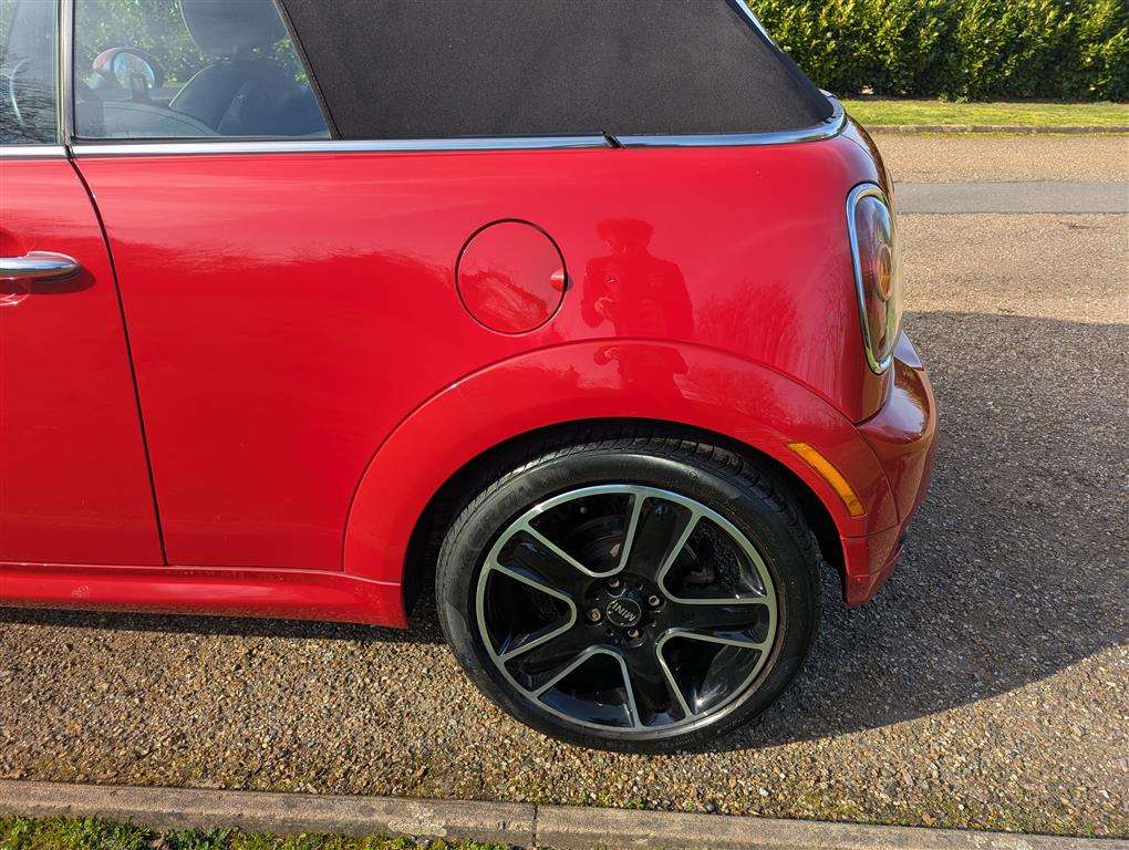 <p>2009 MINI COOPER</p>